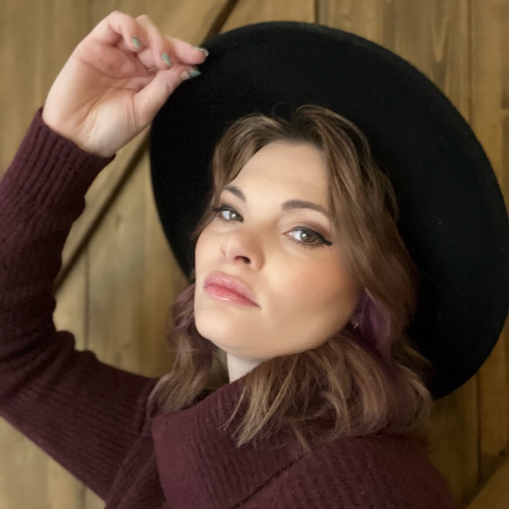 Meet your Poshmark Ambassador, Jessica